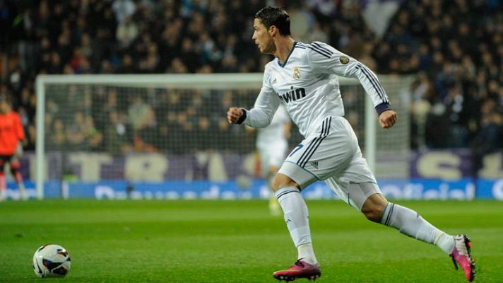 Telediario 1 - El Barcelona recibe con todo al Madrid