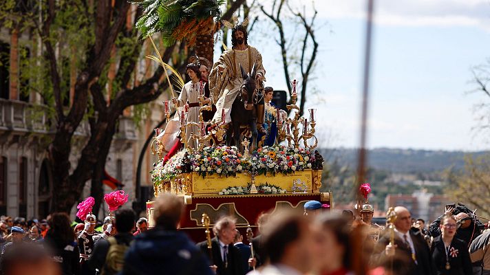 Telediario Fin de Semana - Las calles de España se llenan de palmas y ramas de olivo por las procesiones del Domingo de Ramos