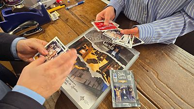 Semana Santa: La fiebre de las 'Holy Cards' llega a Zamora - Noticias de Castilla y Le�n | Ver