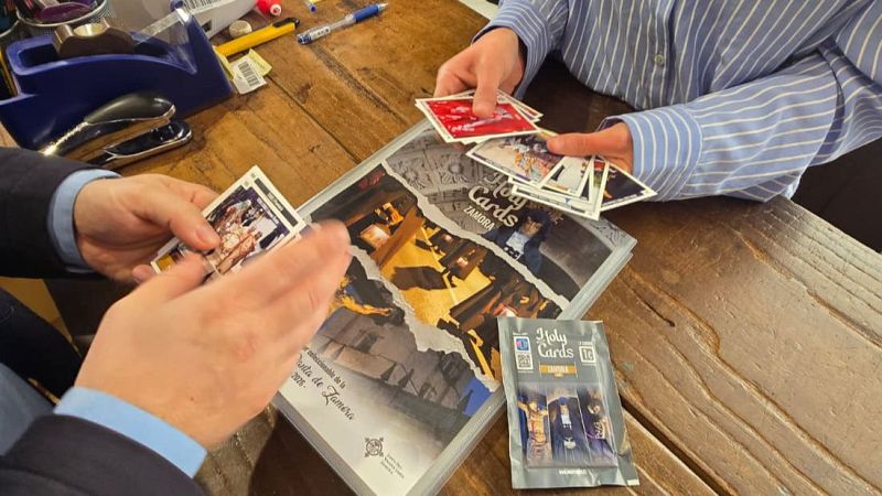 Semana Santa: La fiebre de las 'Holy Cards' llega a Zamora - Noticias de Castilla y Le�n | Ver