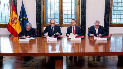 Pacto para indemnizar a víctimas de abusos