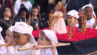 Una procesi�n 'en miniatura' - Noticias Arag�n | Ver