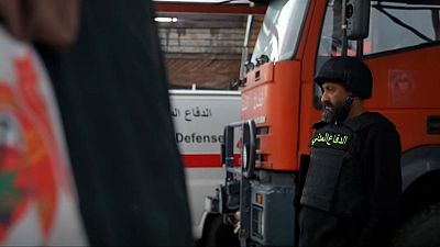 Los equipos de rescate del Líbano salvan vidas bajo bombardeos israelíes