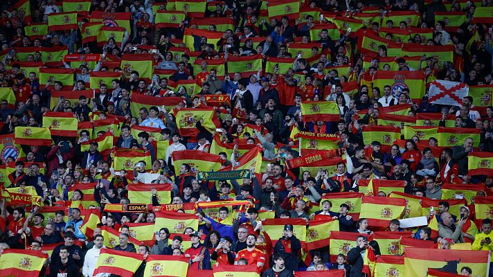 Fútbol - Cánticos de "Musulmán el que no bote" y pitos al himno en el España-Egipto