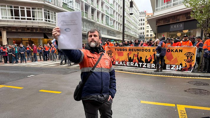 Telenorte - País Vasco - Los trabajadores de Tubos Reunidos se manifiestan en Bilbao para exigir la retirada del ERE