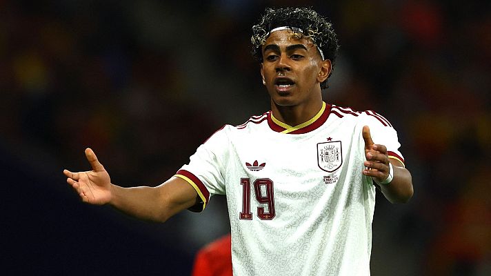 Los Deportes de La1 - Lamine, ante los cánticos islamófobos en el RDCE Stadium: "Os deja como ignorantes y racistas"