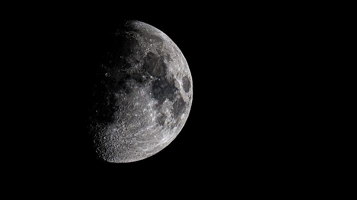 Telediario 1 - La carrera espacial de China a la Luna: prevé enviar una misión tripulada al polo sur del satélite