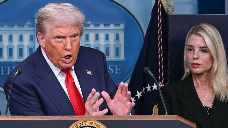 Trump destituye a la fiscal general, Pam Bondi