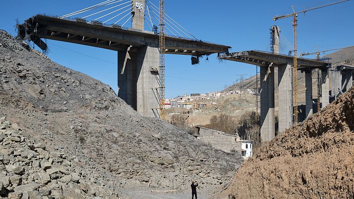 Informativo 24h - EE.UU. destruye el mayor puente de Irán y crece la tensión al cumplirse 35 días de guerra