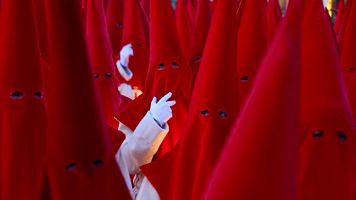 La primera mujer que llev� un trono en la Semana Santa de M�laga, sobre la exclusi�n de Sagunto: "Estoy estupefacta"