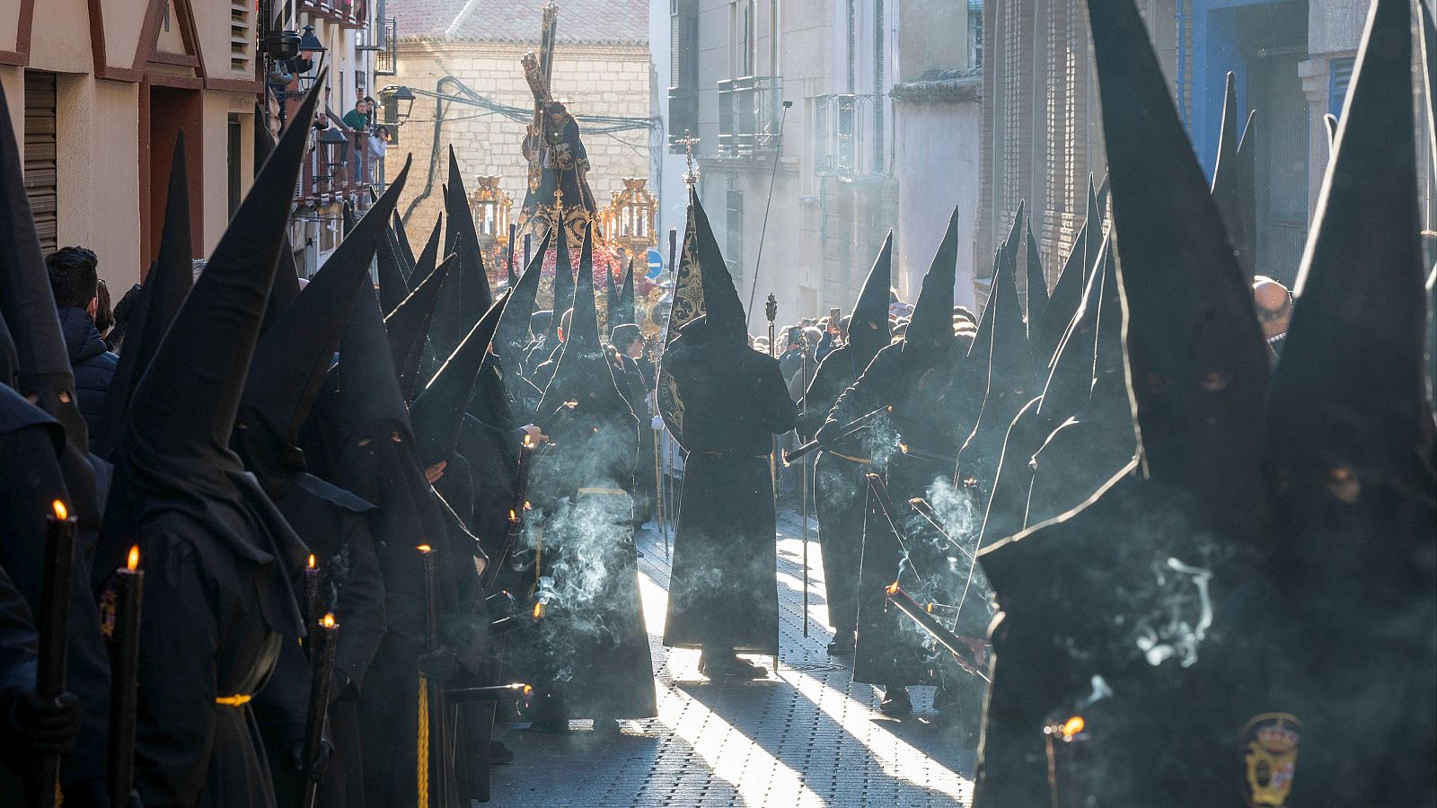 La Semana Santa, refugio del colectivo LGTBI | Ver