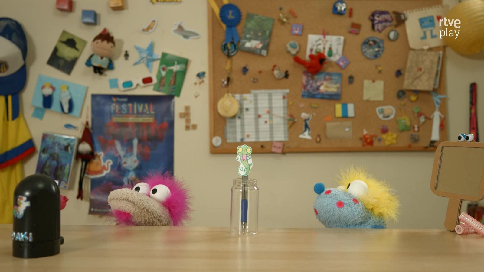 Agus y Lui - Camaleón lenguón - Agus & Lui: Churros y Crafts | Ver