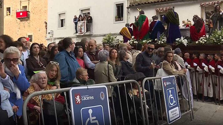 Telediario Fin de Semana - Los problemas de accesibilidad en las procesiones de Semana Santa