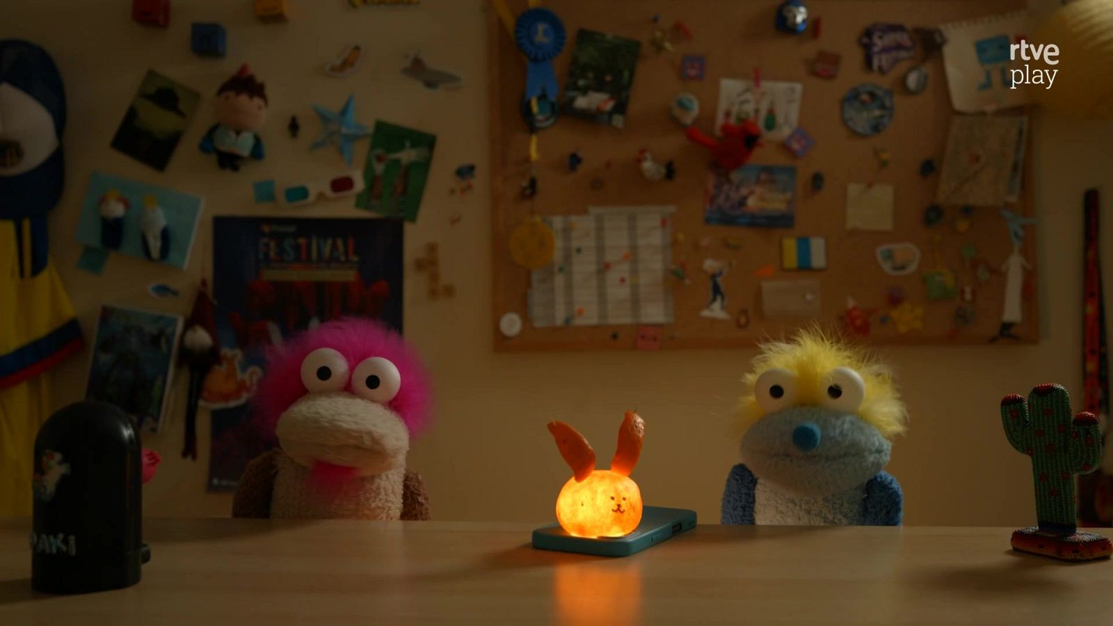 Agus y Lui - Conejito brilla brilla - Agus & Lui: Churros y Crafts | Ver