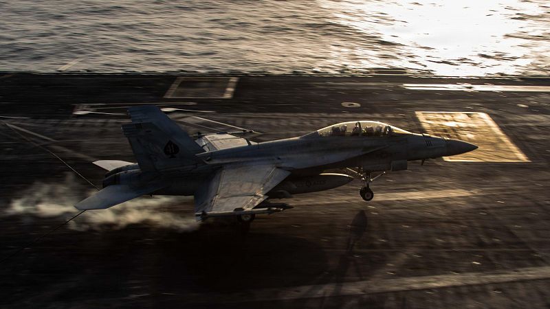 Trump anuncia que el tripulante del F-15 rescatado está "gravemente herido" | Ver