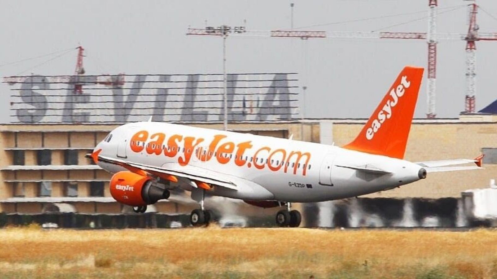 ¿Vuelos más caros por la guerra en Irán? | Ver