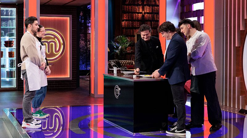 Jordi Cruz a Vicente: "Este plato est� en el top de los malos" - MasterChef | Ver