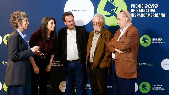 Telediario 1 - Polémica por el Premio Aena de Narrativa: un millón de euros y otorgado por una empresa participada por el Estado