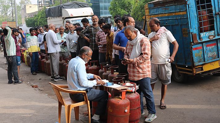 Telediario 2 - La guerra en Oriente Medio asfixia a la India económica y ambientalmente