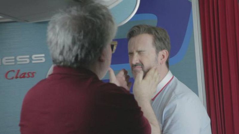 Dirigiendo 'Los amantes pasajeros' - "Be symmetric" | Ver