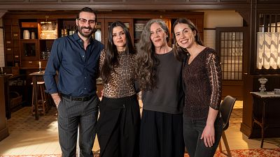 Marga Mart�nez se une a 'Cosas de palacio' con Ibrahim Al Shami, Sabela Ar�n y Miren Arrieta