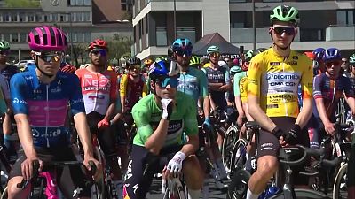 Tercera etapa de la Itzulia con Mikel Landa como gran ausente  | RTVE Play - Ver ahora