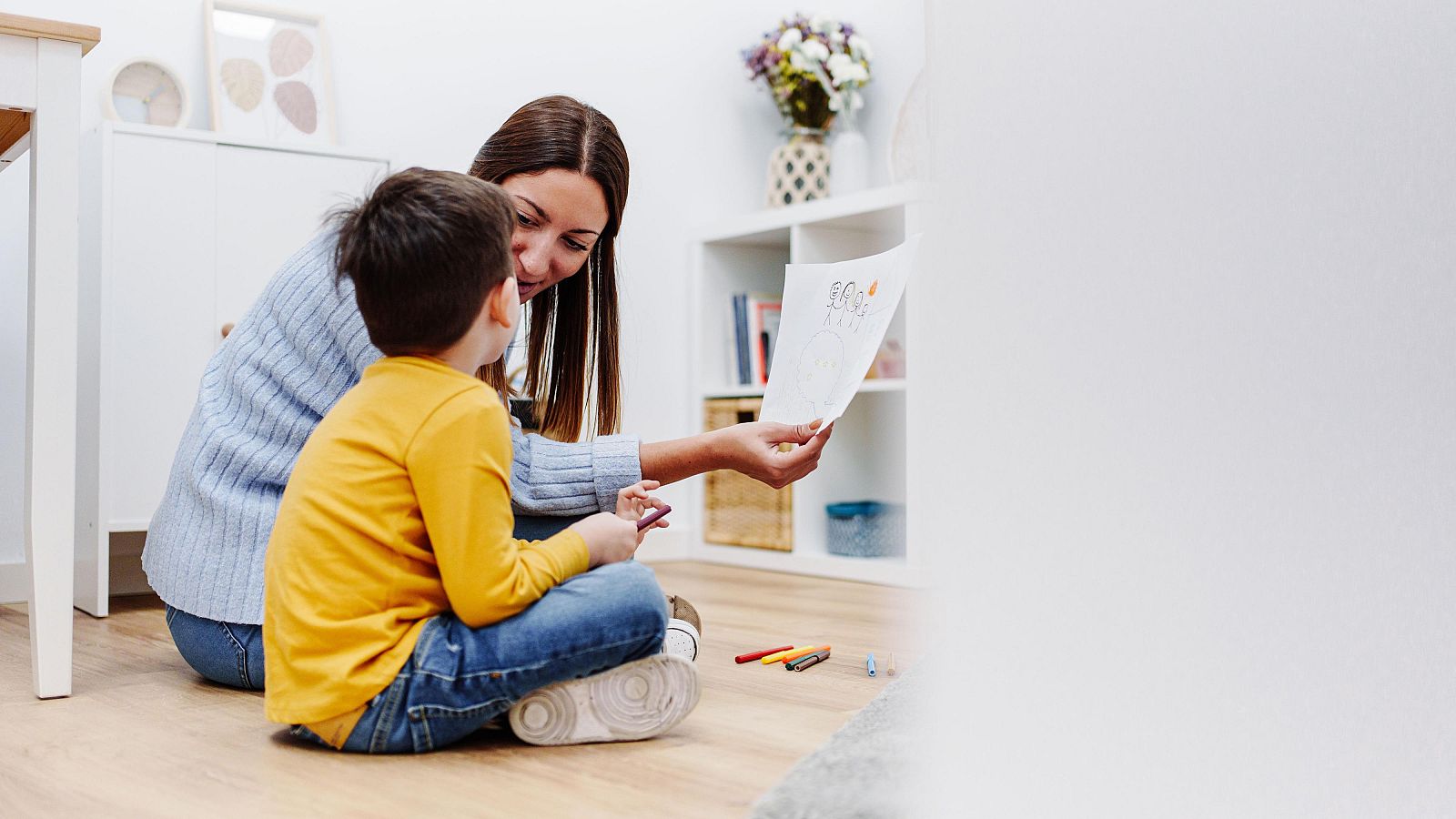 Cada día 18 menores piden ayuda porque quieren suicidarse - Telediario 2 | Ver