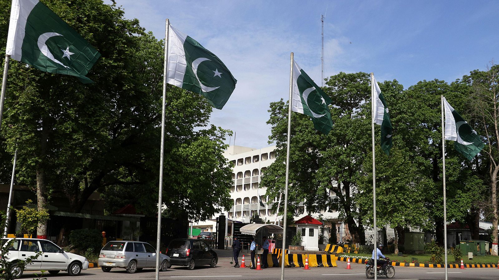 La frágil tregua entre Irán y Estados Unidos se tambalea - Diario 24 | Ver