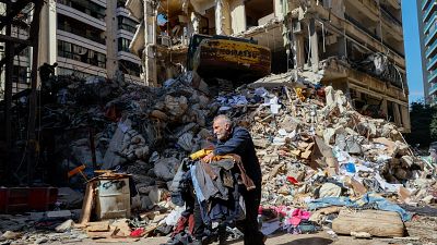 Líbano sigue bajo las bombas israelíes: "Esta es mi casa. Está todo destruido"