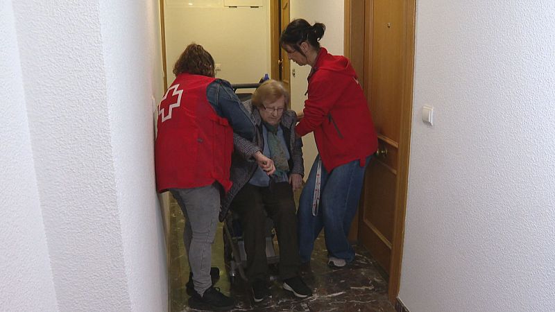 Més de 400 ascensors encara no funcionen en alguns municipis afectats per la dana - L'informatiu - Comunitat Valenciana | Ver