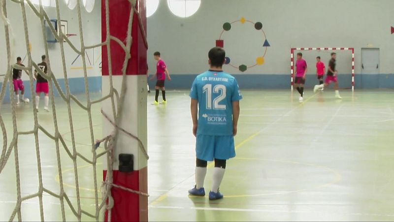 La FIFA impide jugar a menores tutelados por la Diputaci�n de Bizkaia en el equipo de Otxarkoaga | RTVE Play - Ver ahora