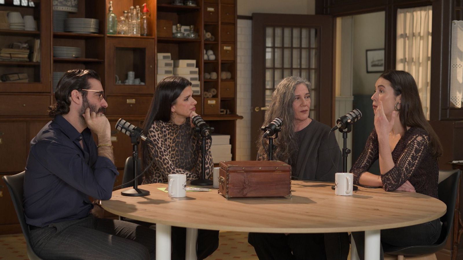 Cosas de palacio - La pesadilla recurrente de los actores de La Promesa y Valle Salvaje - Cosas de palacio | Ver