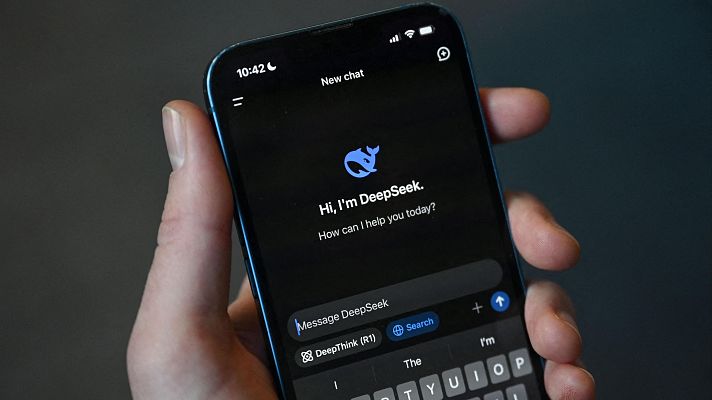 Telediario 2 - Un móvil, un robot aspiradora o unos auriculares inalámbricos: inventos que tienen su origen en la carrera espacial