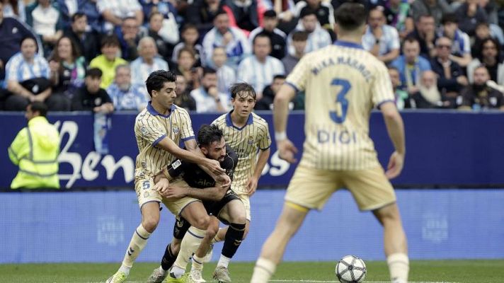 Resúmenes de LaLiga - Málaga CF - UD Las Palmas: resumen del partido de la 35ª jornada de Liga | Segunda