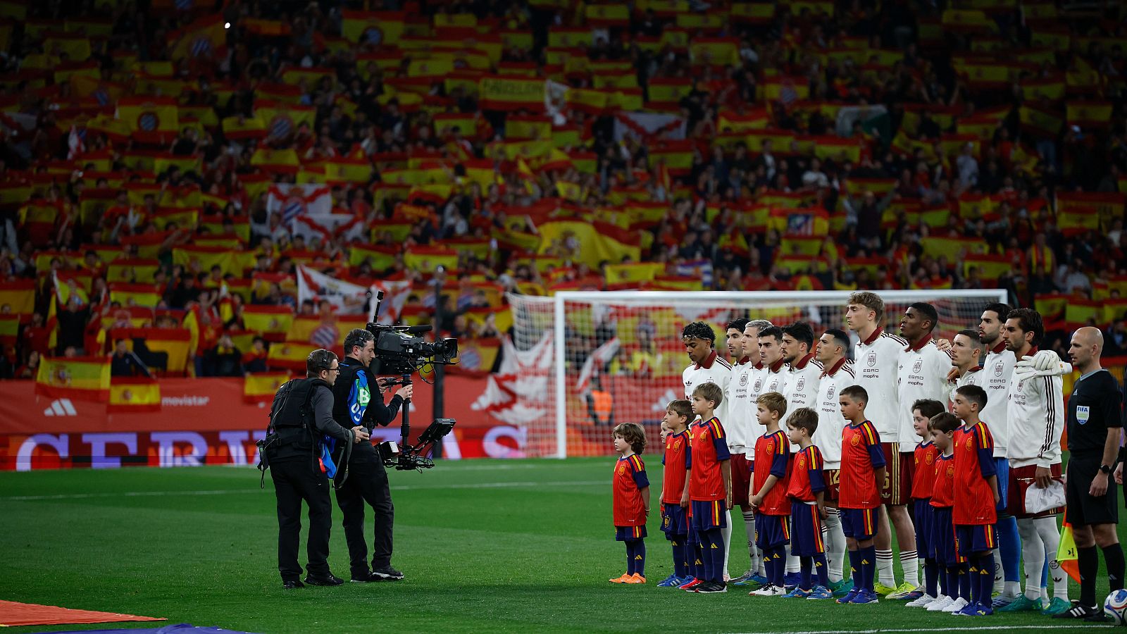 La selección española de fútbol jugará en El Sadar en 2028 - Telenavarra | Ver