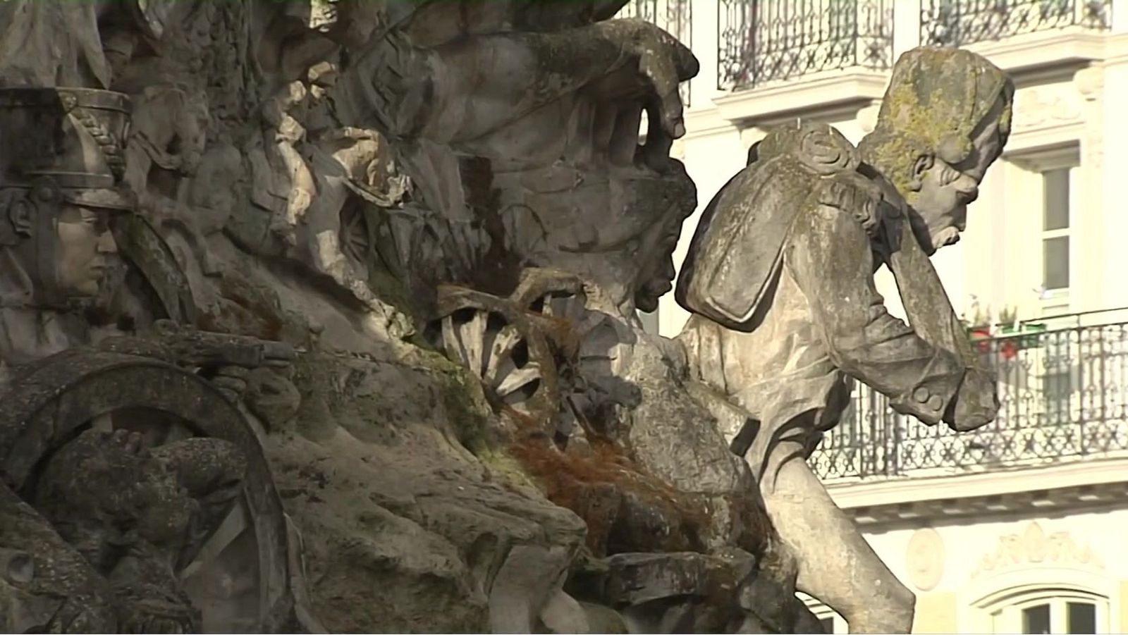 El monumento a la batalla de Vitoria, deteriorado y sin protección cultural tras sufrir pintadas | RTVE Play - Ver ahora