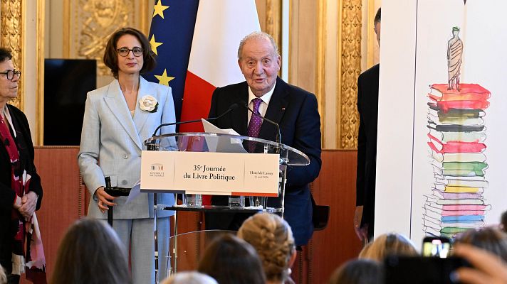Telediario Fin de Semana - Juan Carlos I recibe un premio por sus memorias en la Asamblea Nacional francesa: "Nadie es profeta en su tierra"