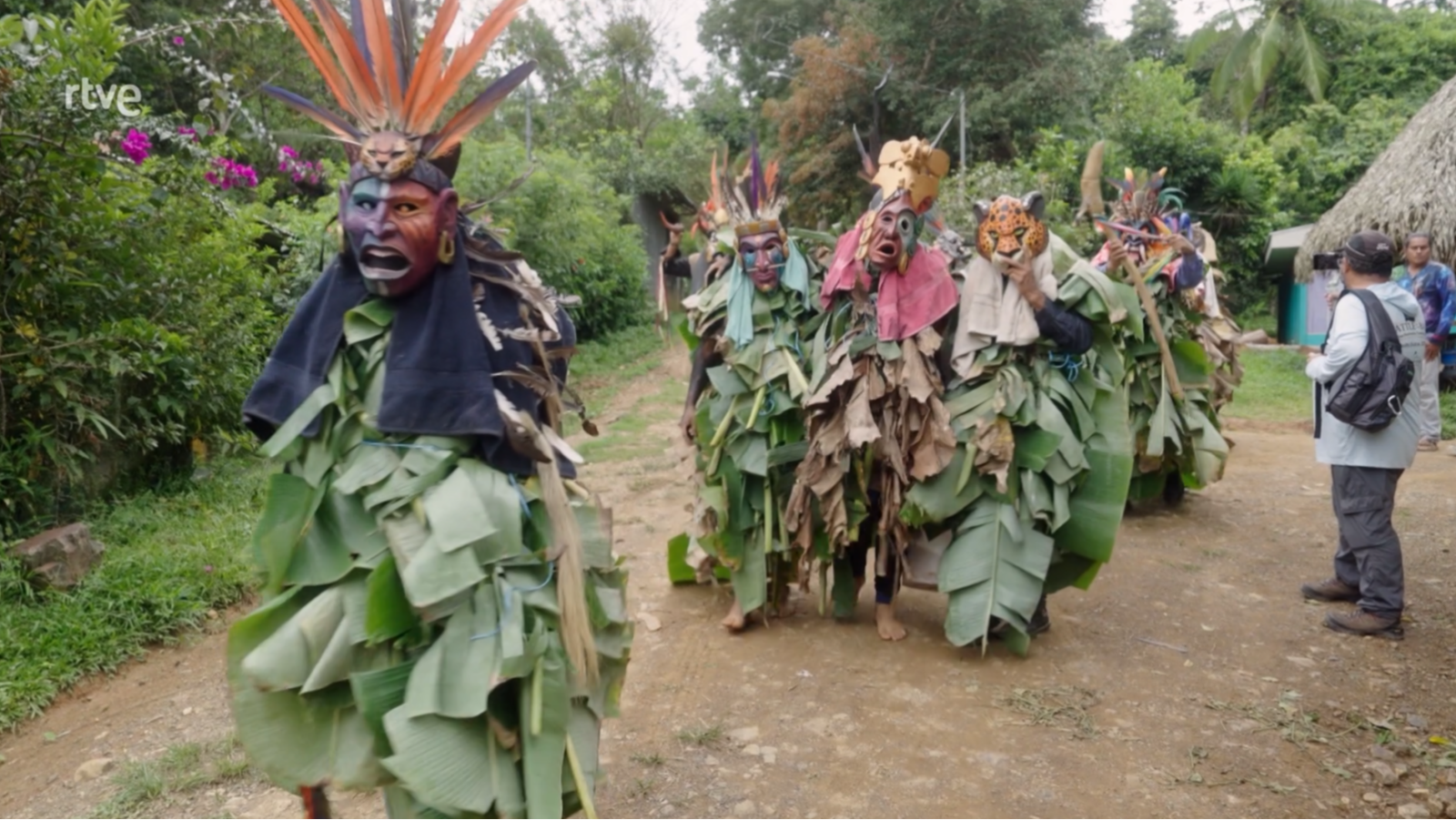 La Vuelta al Mundo en 80 Likes - La comunidad Boruca | Ver vídeo - La Vuelta al Mundo en 80 Likes | Ver