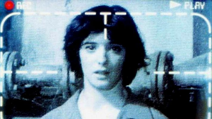 Telediario Fin de Semana - 'Tesis' cumple 30 años: la película que impulsó a Amenabar al éxito y revolucionó el thriller en España