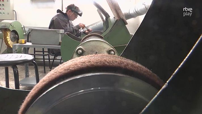 Aquí hay trabajo - De profesión, cuchillero