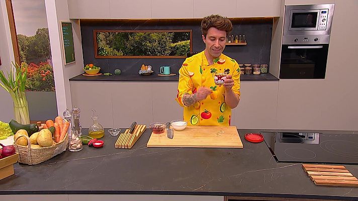 Cuina Brutal - Amanida cruixent, carbassó farcit i got de iogurt