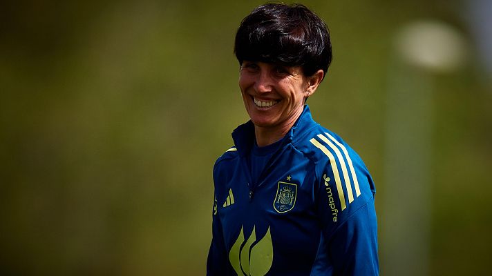 Fútbol - Bermúdez quita presión antes de jugar con Inglaterra: "Son tres puntos importantes, pero no determinantes"