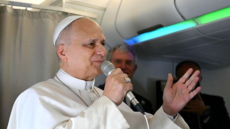 Trump, contra el papa y su "terrible" política exterior - Telediario 1 | Ver