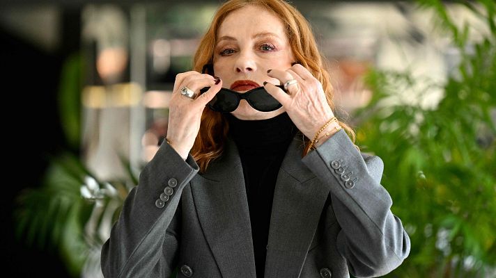 Telediario 1 - ‘La mujer más rica del mundo’, el escándalo de la heredera de L’Oréal llega al cine