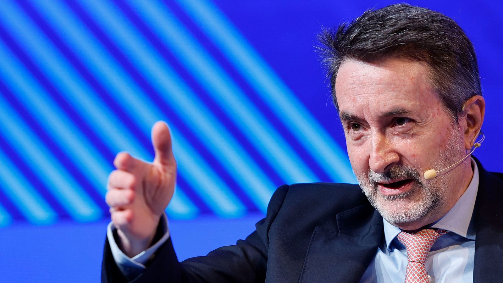 Empresarios de las grandes energéticas recalcan la "posición privilegiada de España" frente al desabastecimiento - Telediario 1 | Ver video