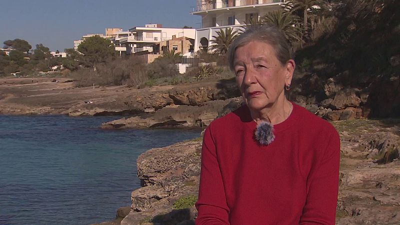 Llum, 71 a�os: "La edad te identifica como una persona no apta para compartir vivienda" | Ver