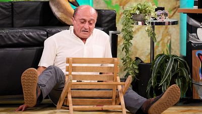 Pepe Viyuela recrea el sketch de la silla