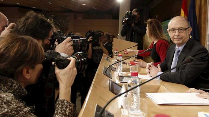 Telediario 1 - El déficit cierra en el 6,74% en 2012 sin contar las ayudas a la banca