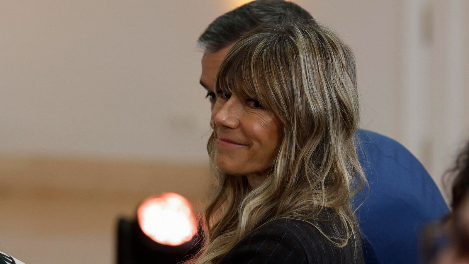 Begoña Gómez, a un paso del banquillo - Mañaneros 360 | Ver