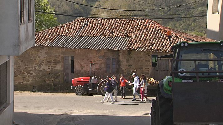 Telexornal - Galicia - Un cento de emprendedores buscan en San Xoán de Río fórmulas para dinamizar zonas despoboadas